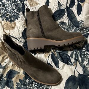 Stylish Swede Gray Ankle Boots